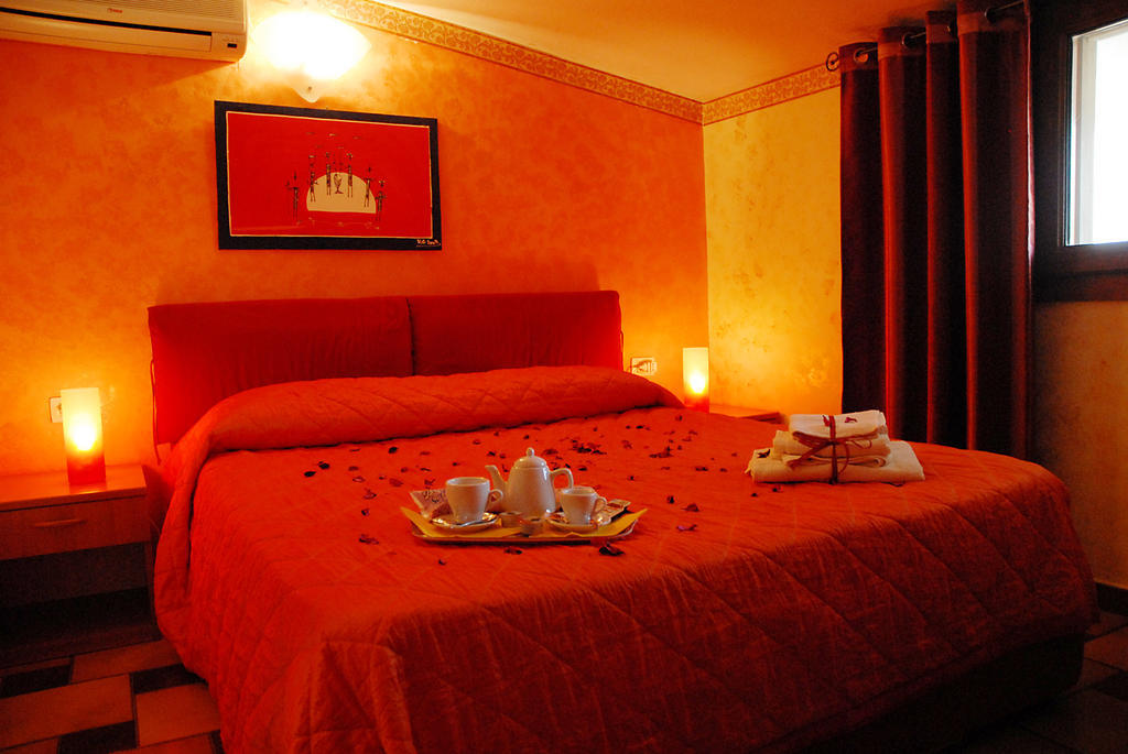 קרבוניה B&B Fantar House חדר תמונה